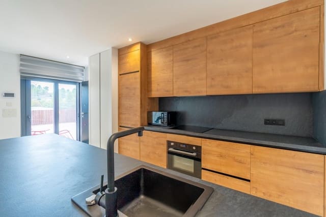 2 soverom Villa til leie i Finestrat Pueblo, Finestrat med garasje - € 1 895 (Ref: 10109730)