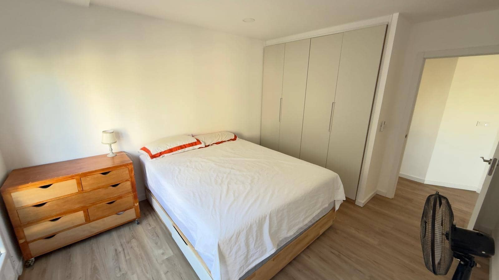 3 quarto Apartamento para arrendar em Alicante cidade - 1 500 € (Ref: 10109731)