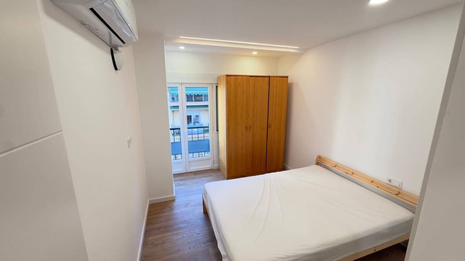 3 quarto Apartamento para arrendar em Alicante cidade - 1 500 € (Ref: 10109731)