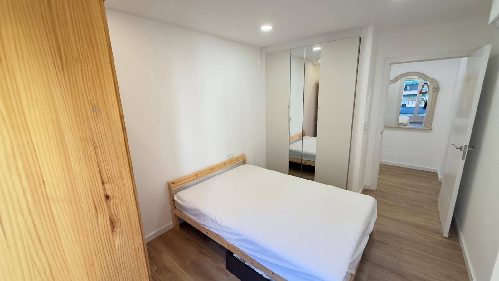 3 quarto Apartamento para arrendar em Alicante cidade - 1 500 € (Ref: 10109731)