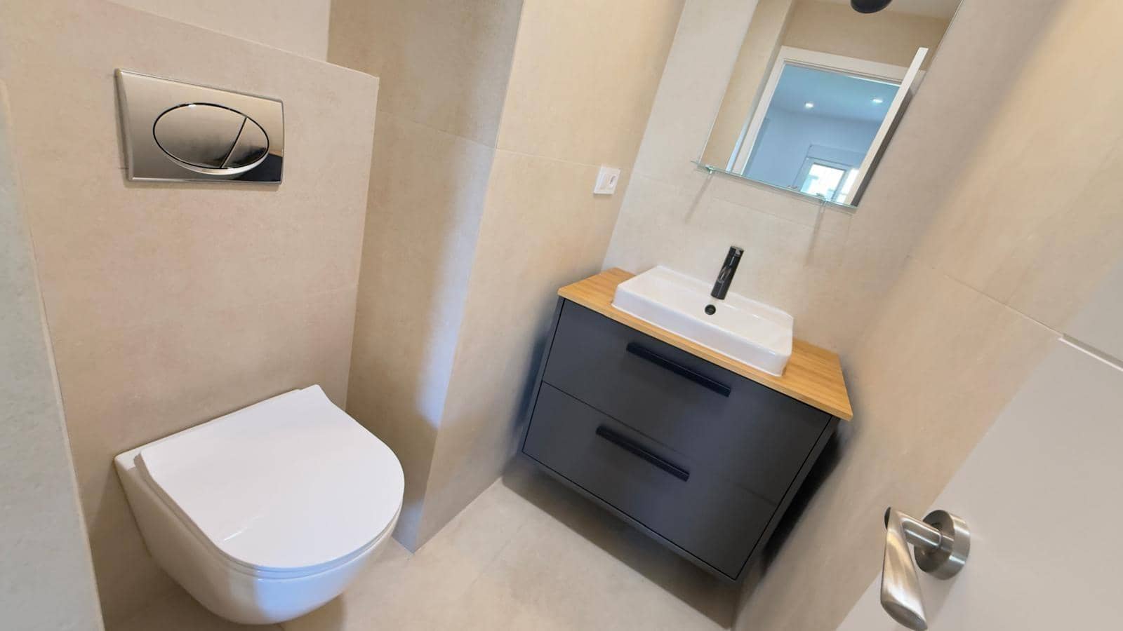 3 quarto Apartamento para arrendar em Alicante cidade - 1 500 € (Ref: 10109731)