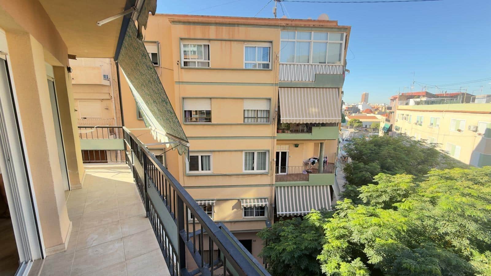 3 quarto Apartamento para arrendar em Alicante cidade - 1 500 € (Ref: 10109731)