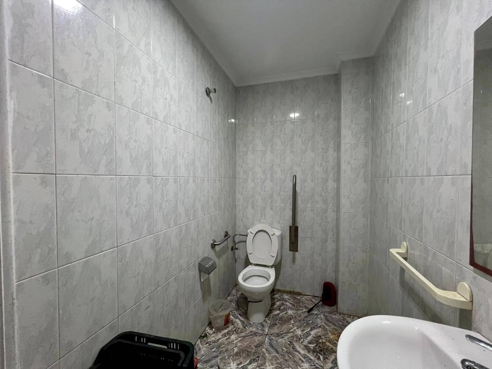 Commercieel te koop in Torrevieja - € 215.000 (Ref: 10109733)