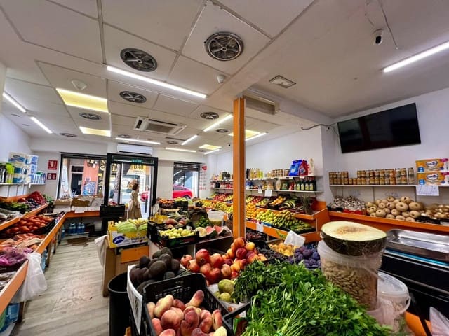 Commercieel te koop in Centro, Torrevieja - € 215.000 (Ref: 10109733)