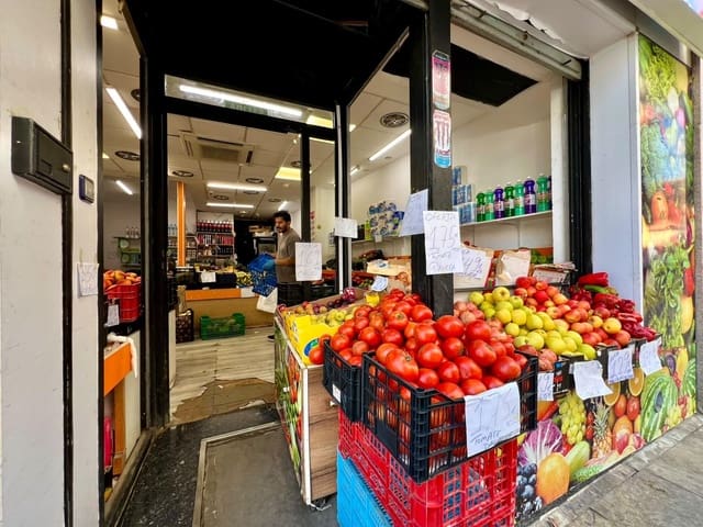 Commercieel te koop in Centro, Torrevieja - € 215.000 (Ref: 10109733)