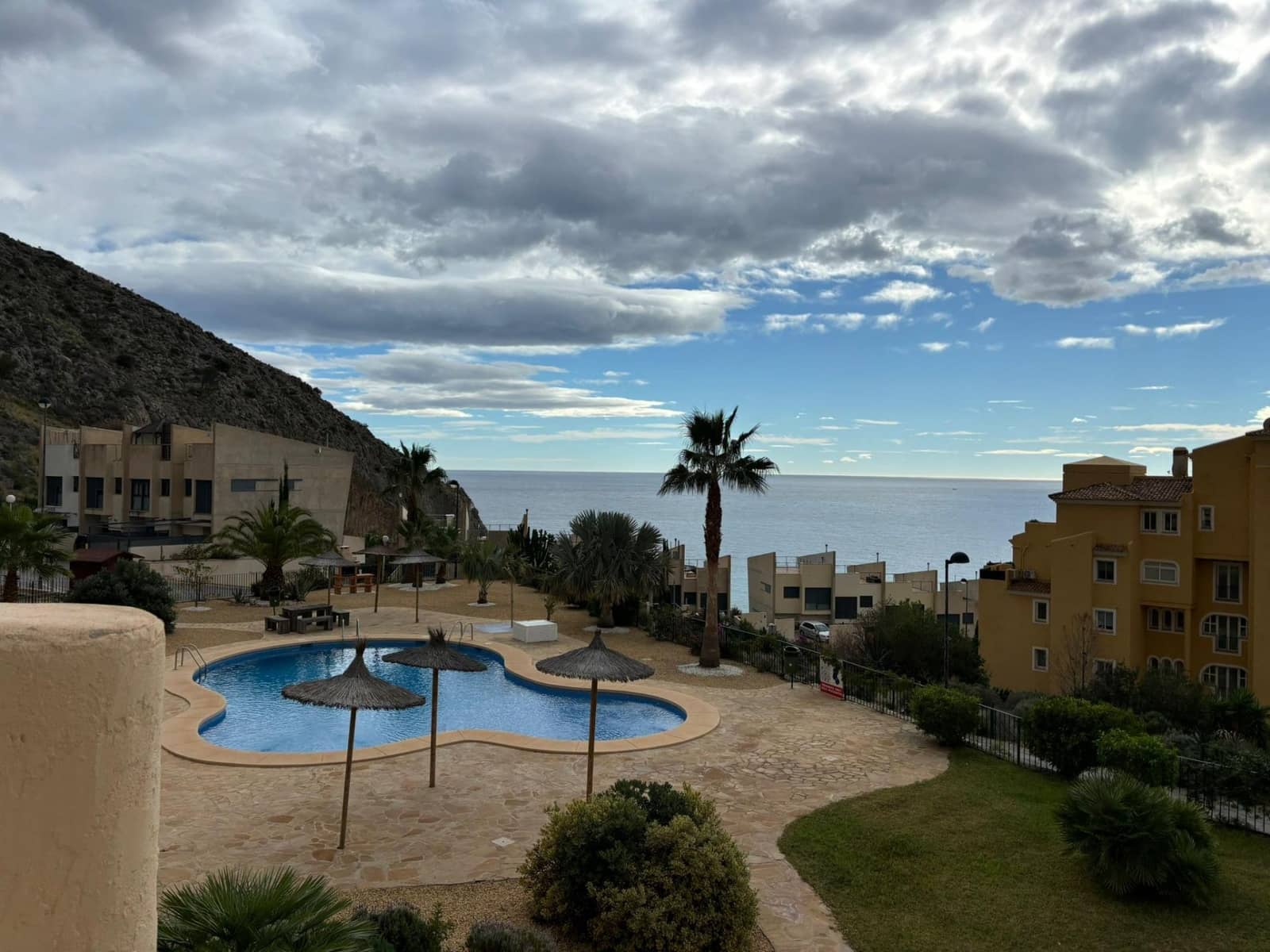 Appartement de 2 chambres à louer à Calpe / Calp avec piscine garage - 1 300 € (Ref: 10109737)