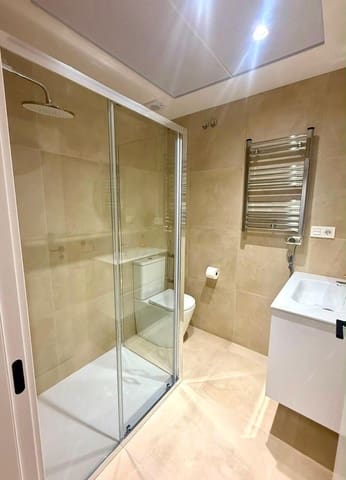 3 quarto Moradia para arrendar em Alicante cidade - 2 500 € (Ref: 10109739)