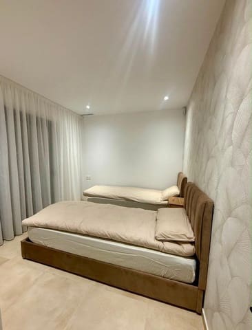 3 quarto Moradia para arrendar em Alicante cidade - 2 500 € (Ref: 10109739)