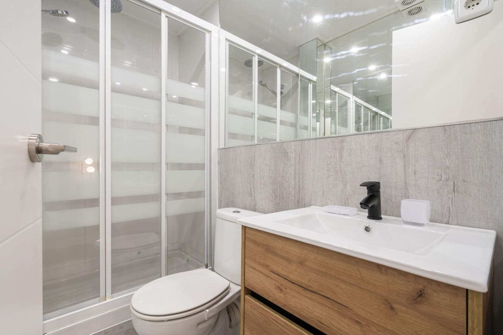 1 bedroom Flat for rent in Barcelona city with garage - € 1,050 (Ref: 10111771)