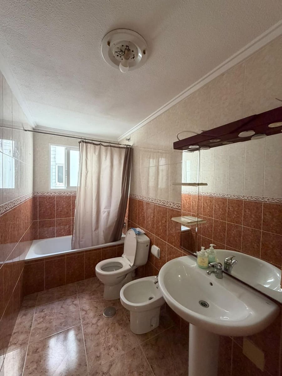2 bedroom Apartment for sale in Torrevieja - € 139,900 (Ref: 10115909)