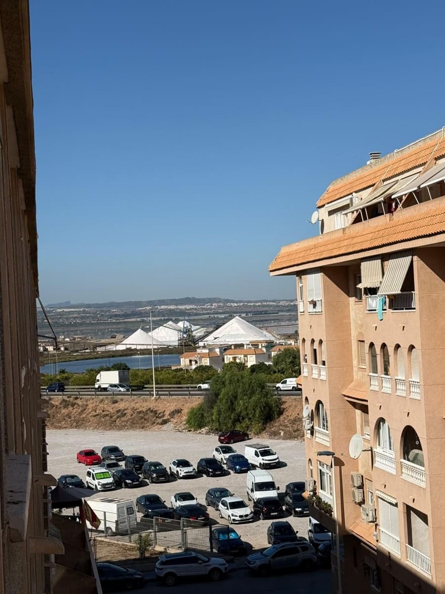 2 quarto Apartamento para venda em Torrevieja - 129 000 € (Ref: 10115910)