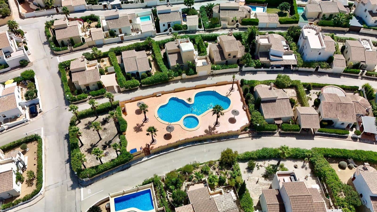 2 bedroom Villa for sale in Benitachell / Benitatxell with pool garage - € 300,000 (Ref: 10115911)