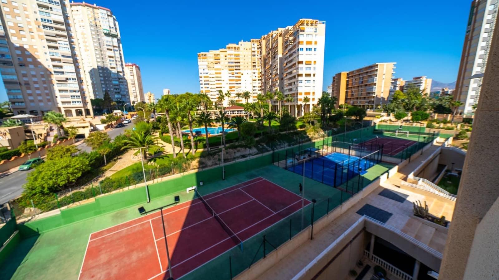 3 sypialnia Apartament na sprzedaż w Playa de Muchavista z basenem garażem - 750 000 € (Ref: 10115912)