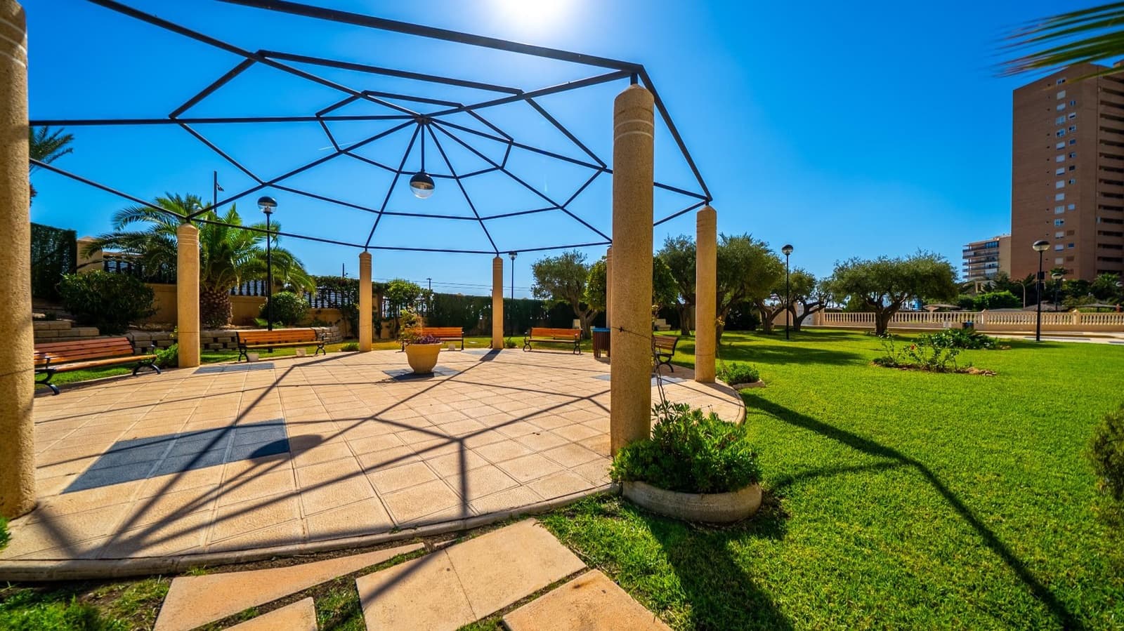 3 sypialnia Apartament na sprzedaż w Playa de Muchavista z basenem garażem - 750 000 € (Ref: 10115912)