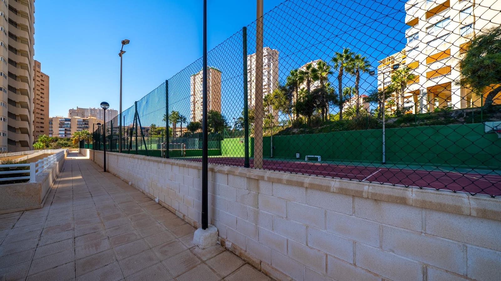 3 sypialnia Apartament na sprzedaż w Playa de Muchavista z basenem garażem - 750 000 € (Ref: 10115912)