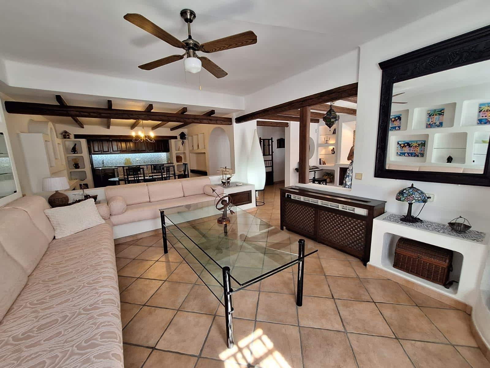 2 slaapkamer Appartement te koop in Torrevieja met garage - € 495.000 (Ref: 10129533)