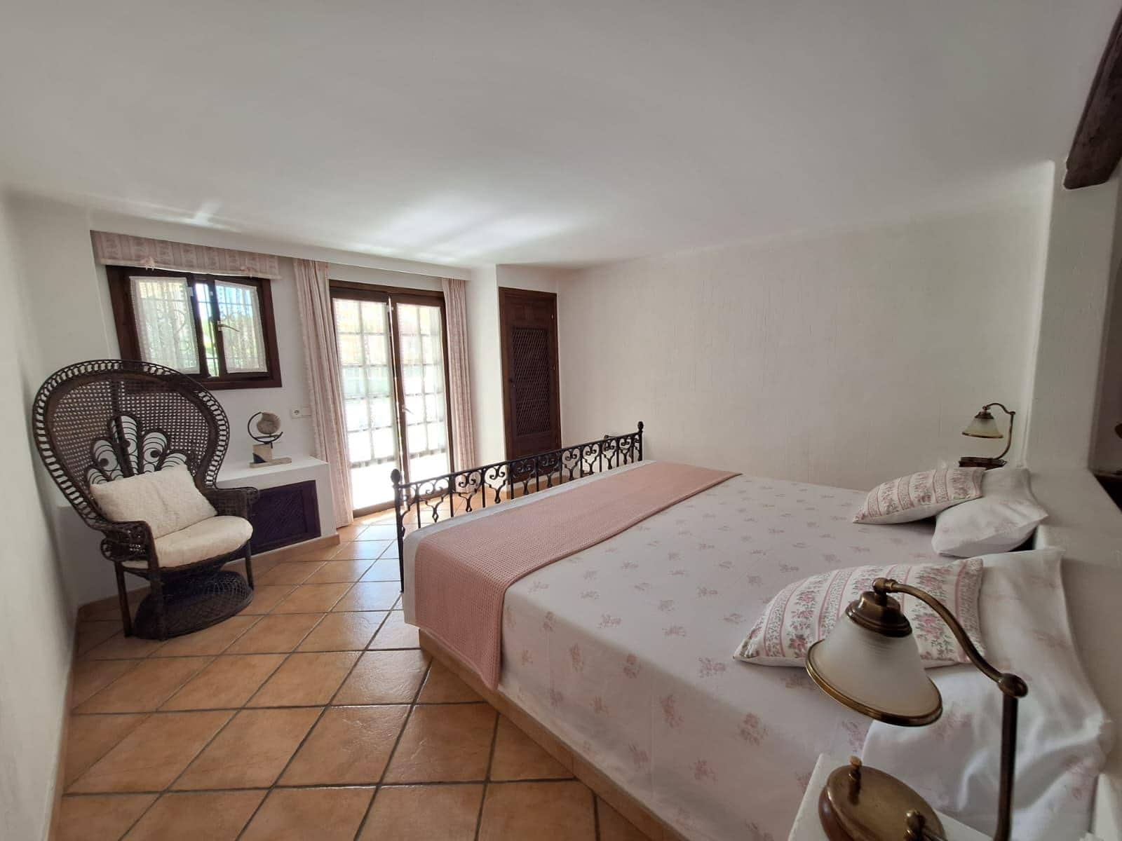 2 slaapkamer Appartement te koop in Torrevieja met garage - € 495.000 (Ref: 10129533)