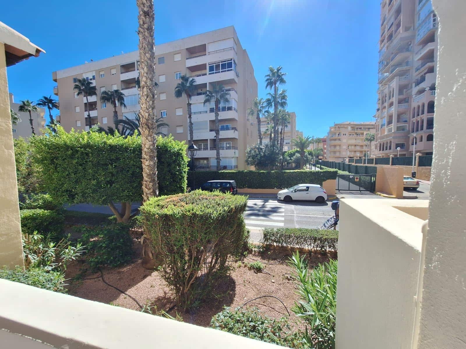 2 slaapkamer Appartement te koop in Torrevieja met garage - € 495.000 (Ref: 10129533)