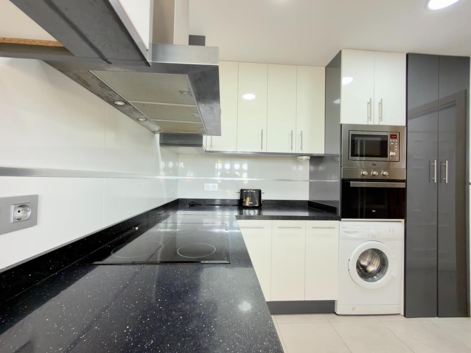 Apartamento de 2 habitaciones en Guardamar del Segura en venta con piscina - 259.900 € (Ref: 10129542)