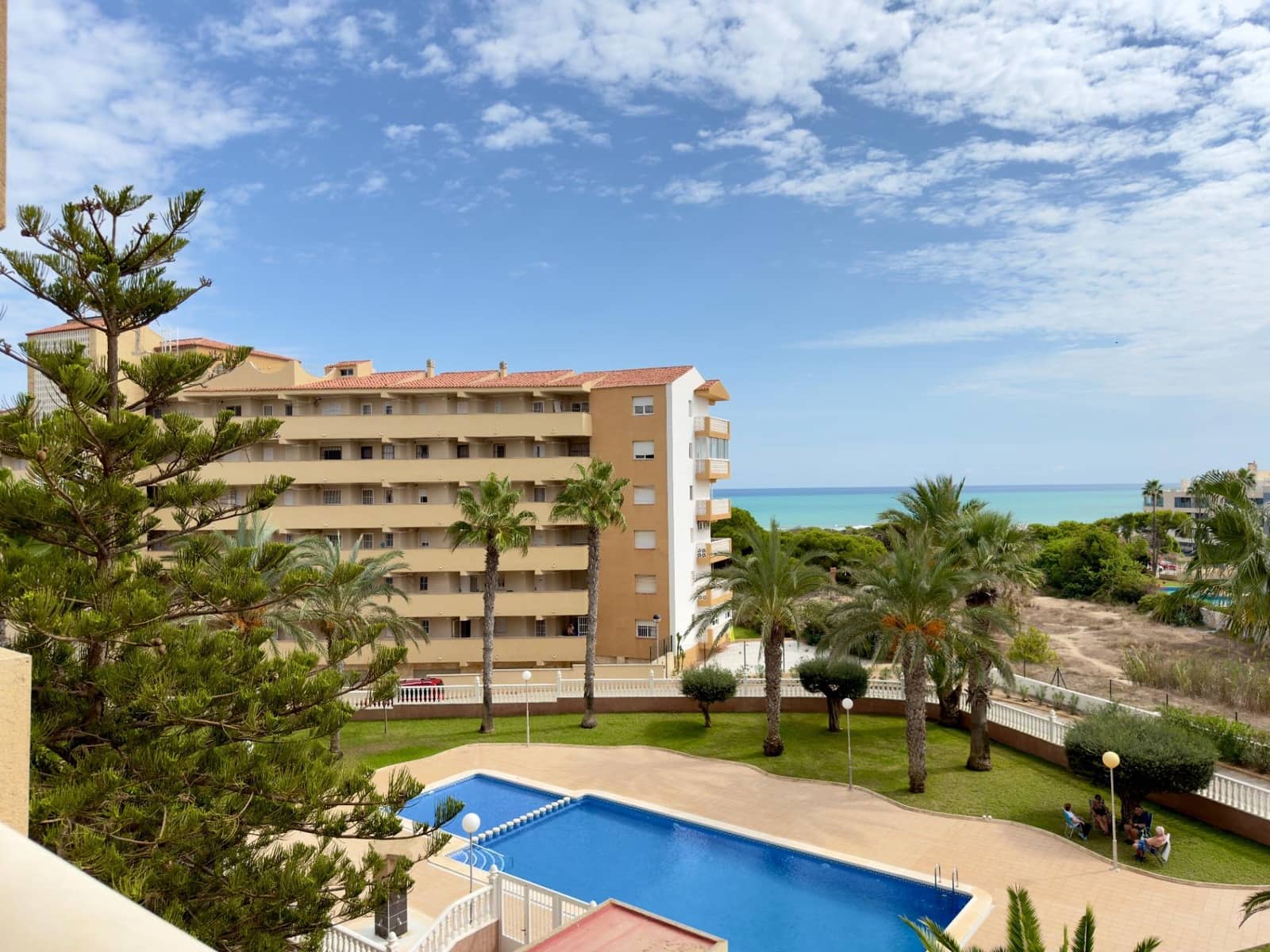 Apartamento de 2 habitaciones en Guardamar del Segura en venta con piscina - 259.900 € (Ref: 10129542)