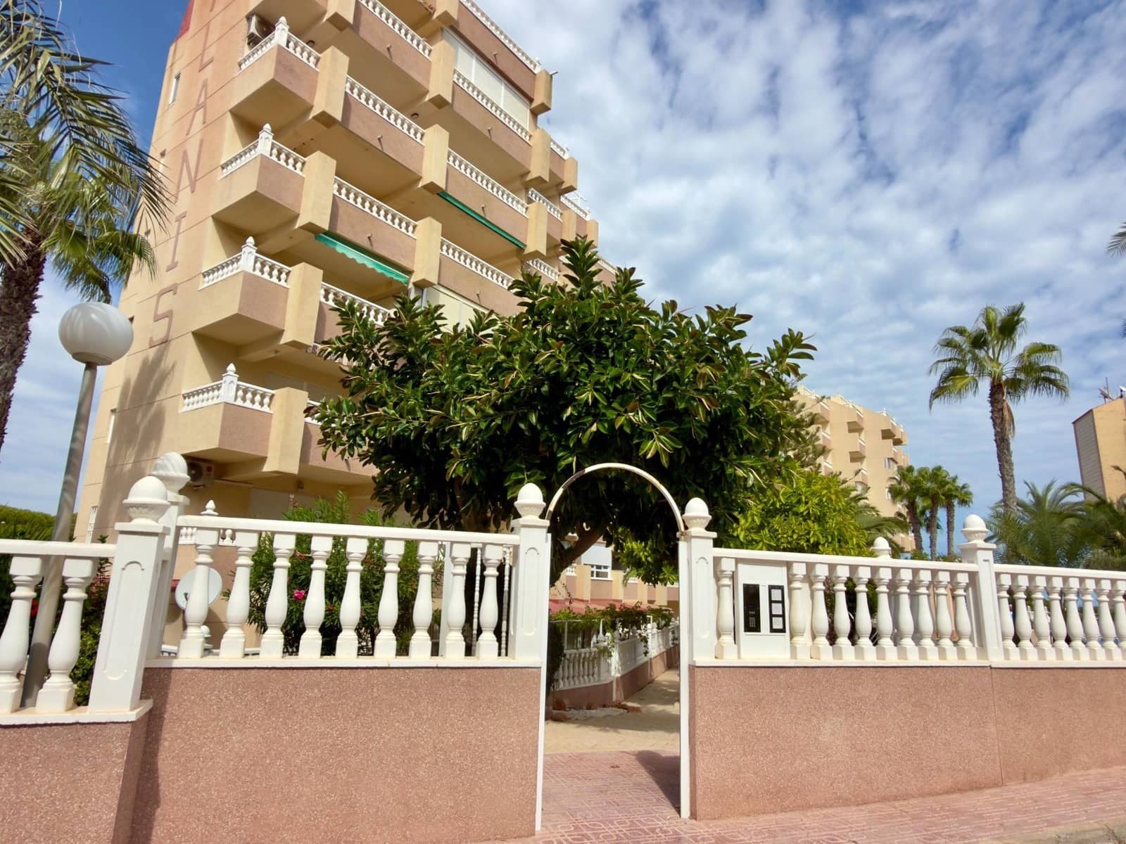 Apartamento de 2 habitaciones en Guardamar del Segura en venta con piscina - 259.900 € (Ref: 10129542)