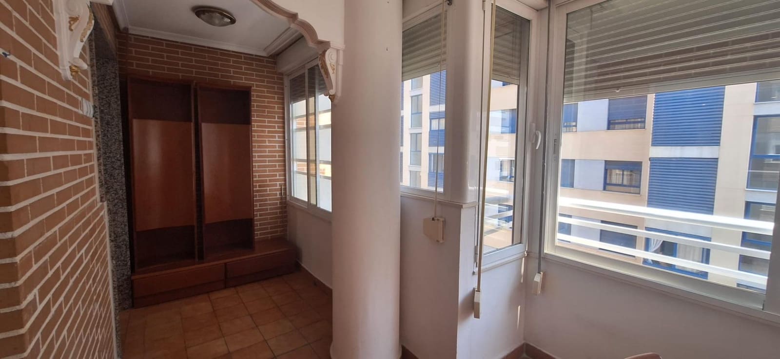 2 makuuhuone Huoneisto vuokrattavana paikassa La Villajoyosa / Vila Joiosa mukana uima-altaan - 1 200 € (Ref: 10132040)
