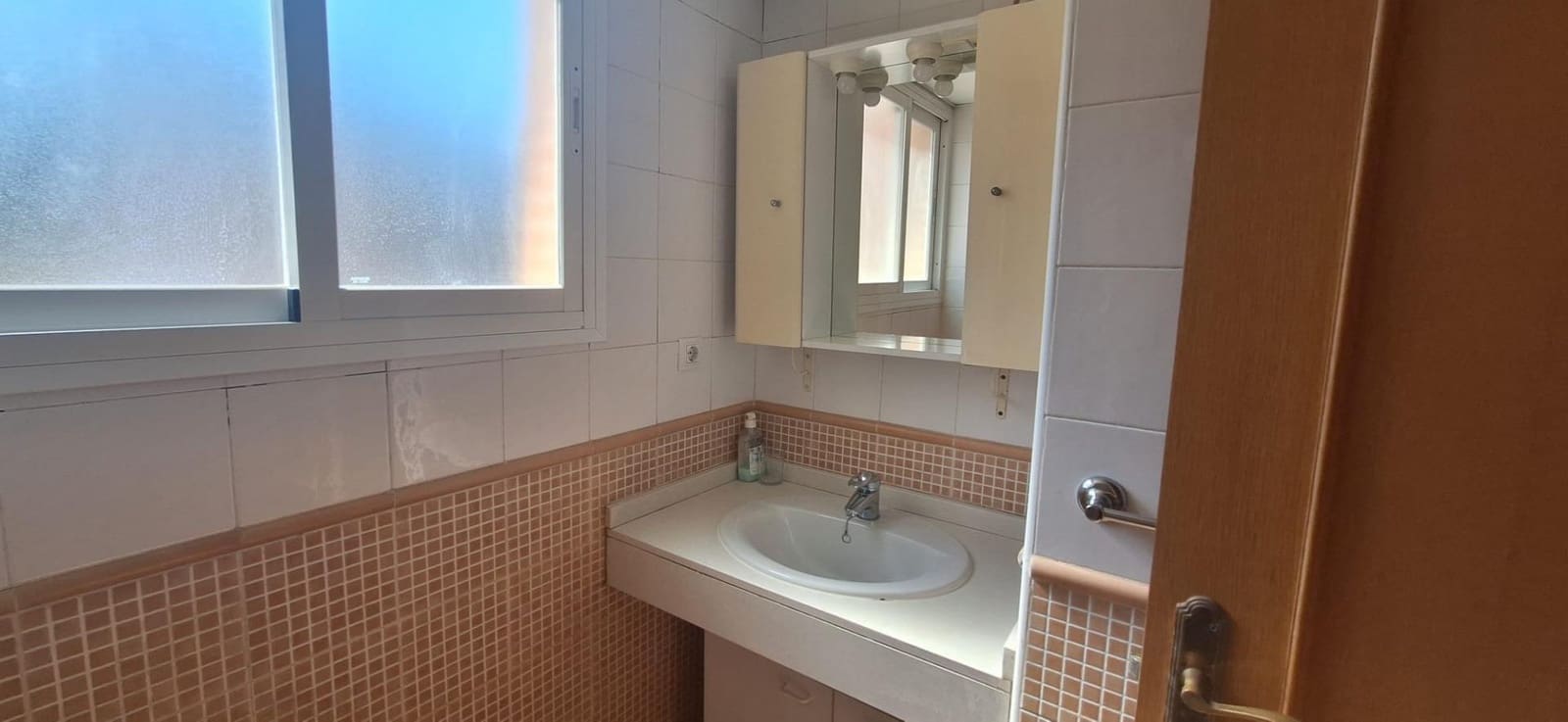 2 makuuhuone Huoneisto vuokrattavana paikassa La Villajoyosa / Vila Joiosa mukana uima-altaan - 1 200 € (Ref: 10132040)