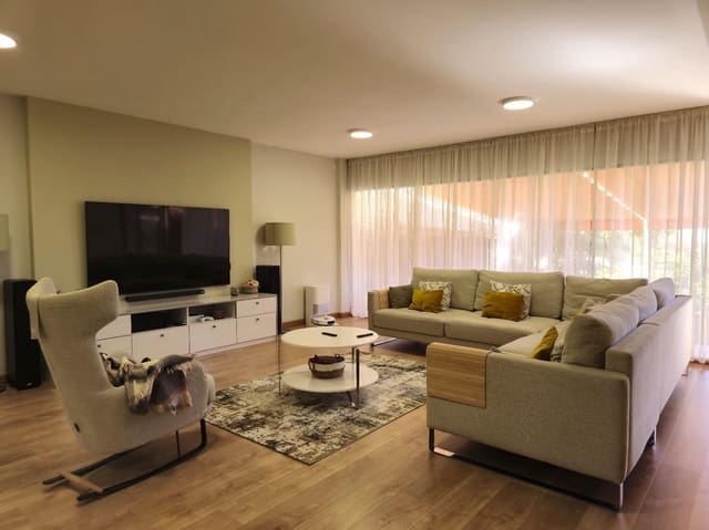 5 soveværelse Rækkehus til salg i Playa de San Juan, Alicante by med swimmingpool garage - € 750.000 (Ref: 10136098)