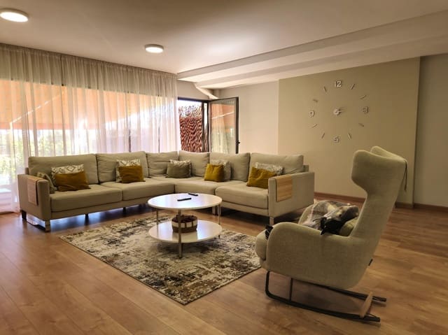5 soveværelse Rækkehus til salg i Playa de San Juan, Alicante by med swimmingpool garage - € 750.000 (Ref: 10136098)