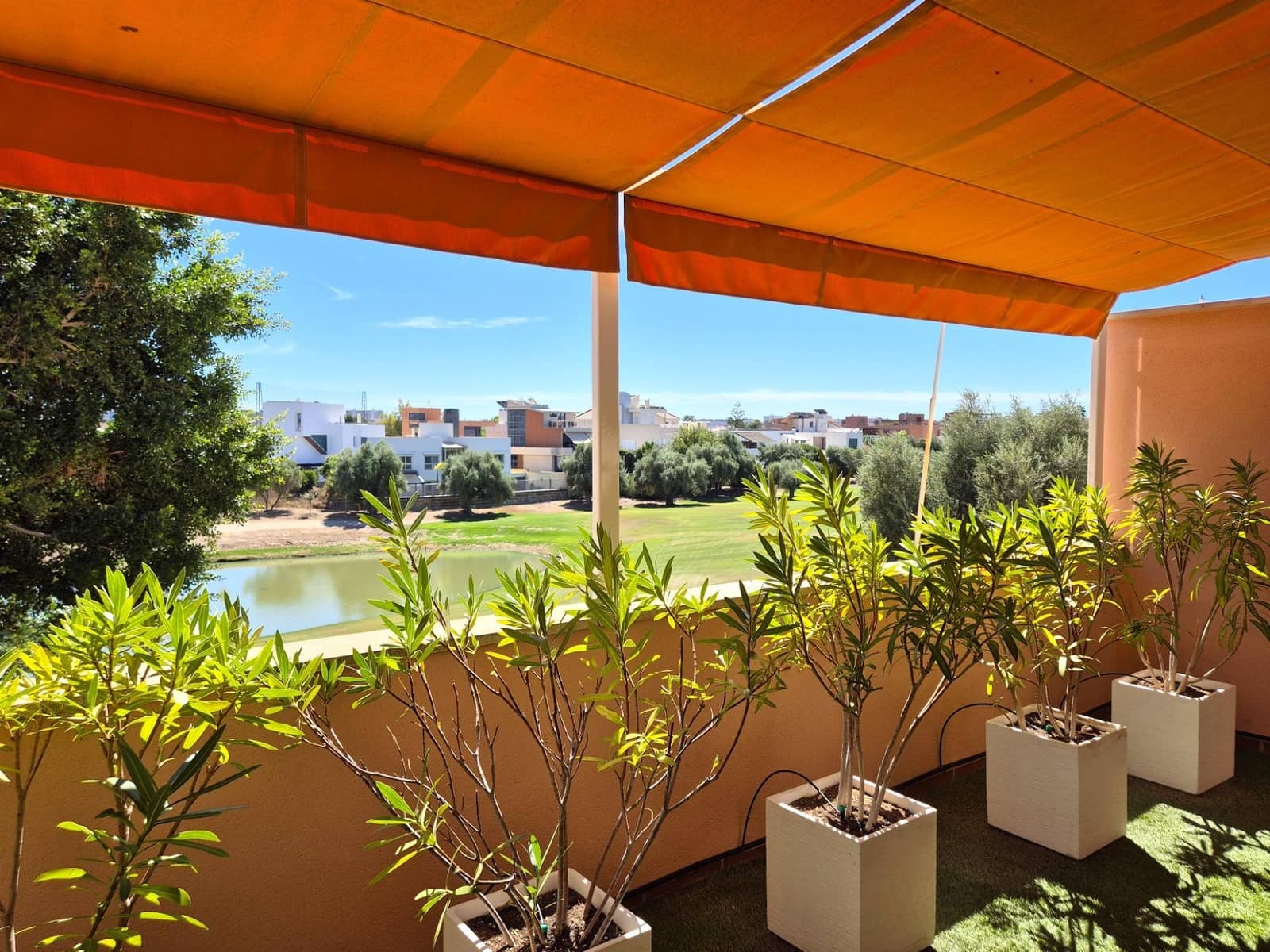 5 soveværelse Rækkehus til salg i Playa de San Juan med swimmingpool garage - € 750.000 (Ref: 10136098)