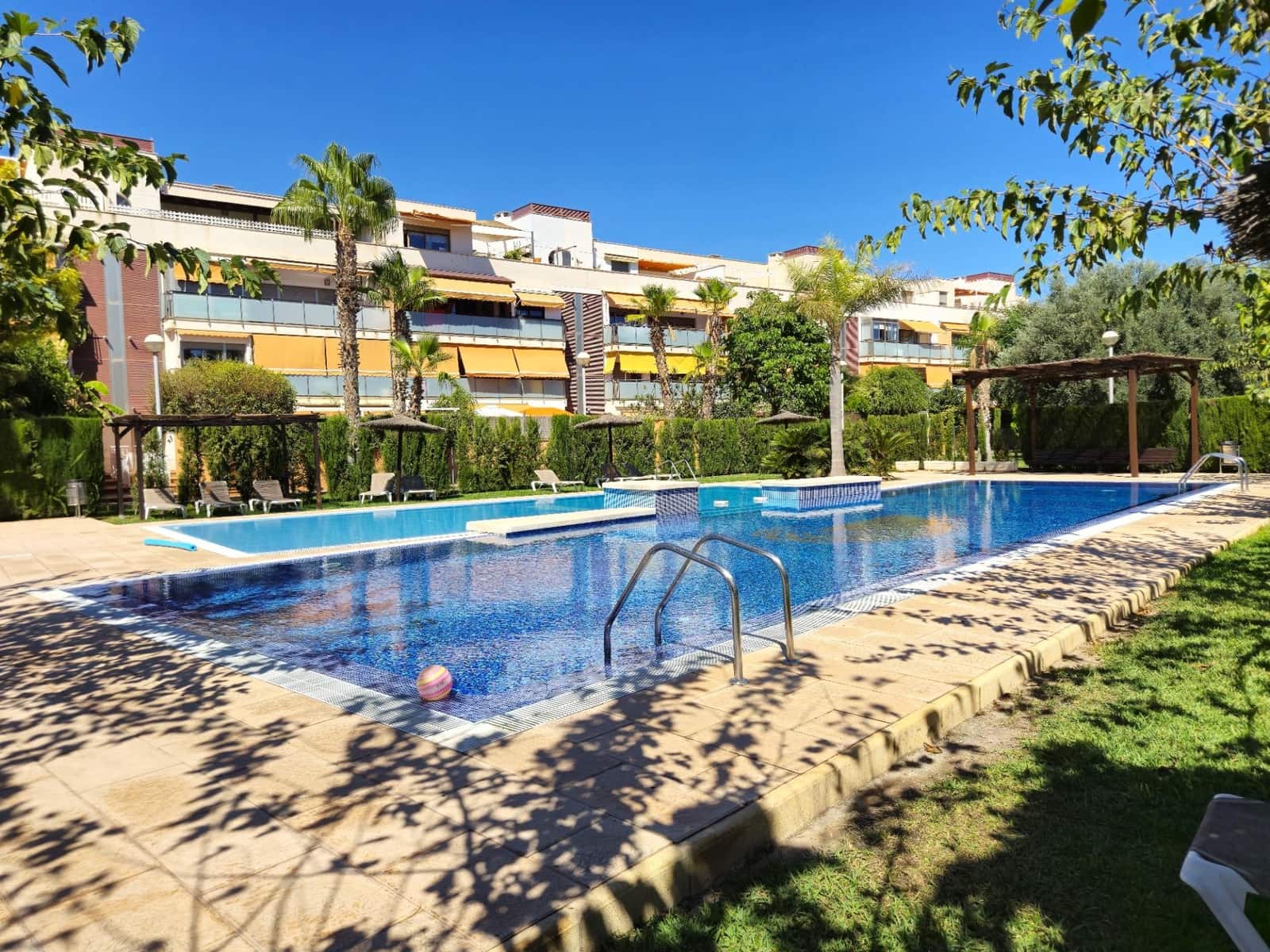 5 soveværelse Rækkehus til salg i Playa de San Juan med swimmingpool garage - € 750.000 (Ref: 10136098)