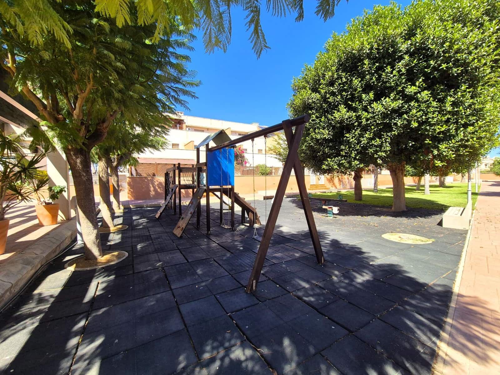 5 soveværelse Rækkehus til salg i Playa de San Juan med swimmingpool garage - € 750.000 (Ref: 10136098)