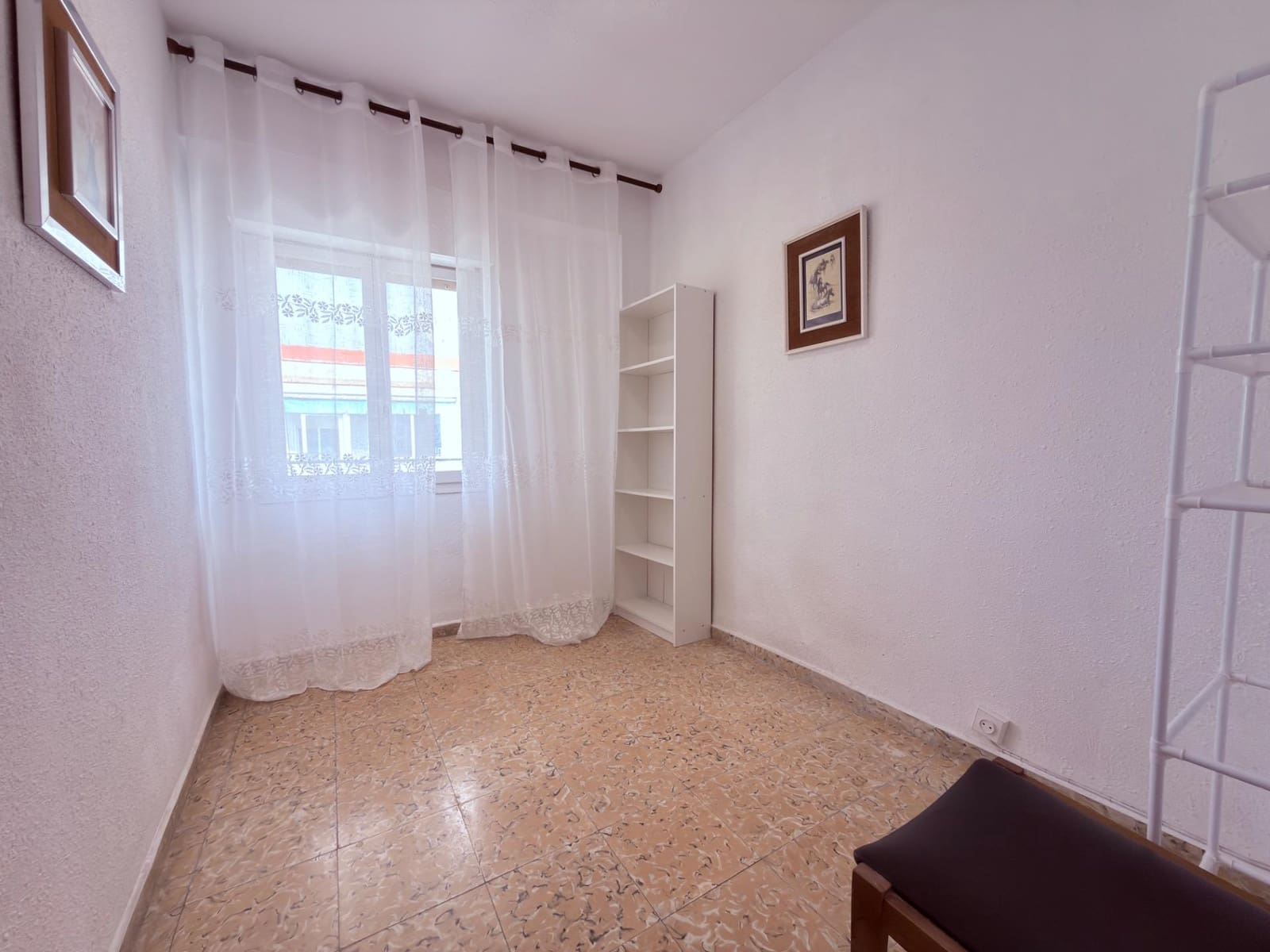 3 makuuhuone Asunto myytävänä paikassa Alicante kaupunki - 139 000 € (Ref: 10139756)