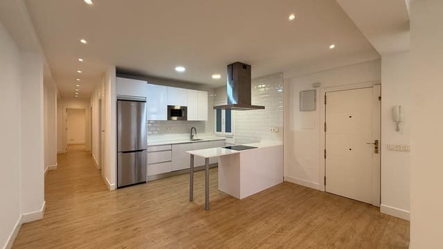 3 sovrum Lägenhet till salu i Ciudad Universitaria, Madrid stad - 849 000 € (Ref: 10148864)