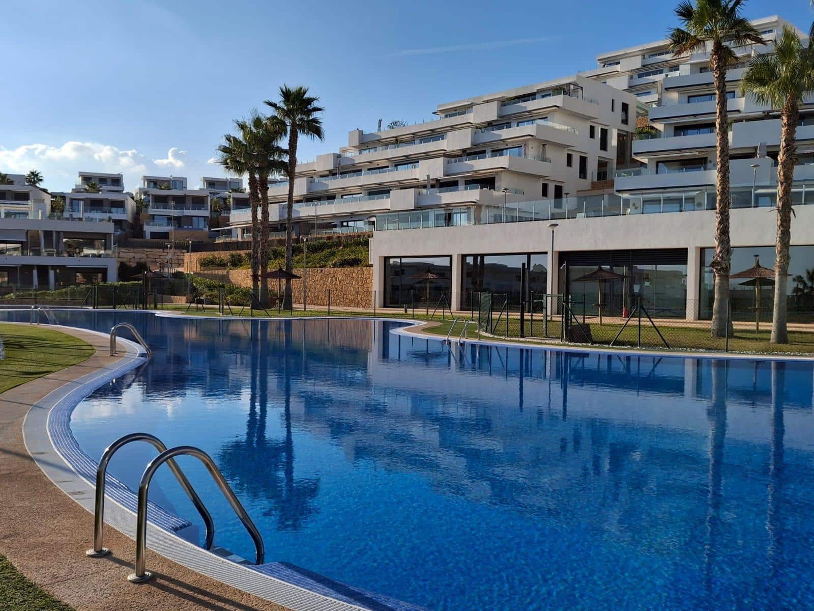 4 bedroom Apartment for sale in Finestrat with pool - € 490,000 (Ref: 10157974)