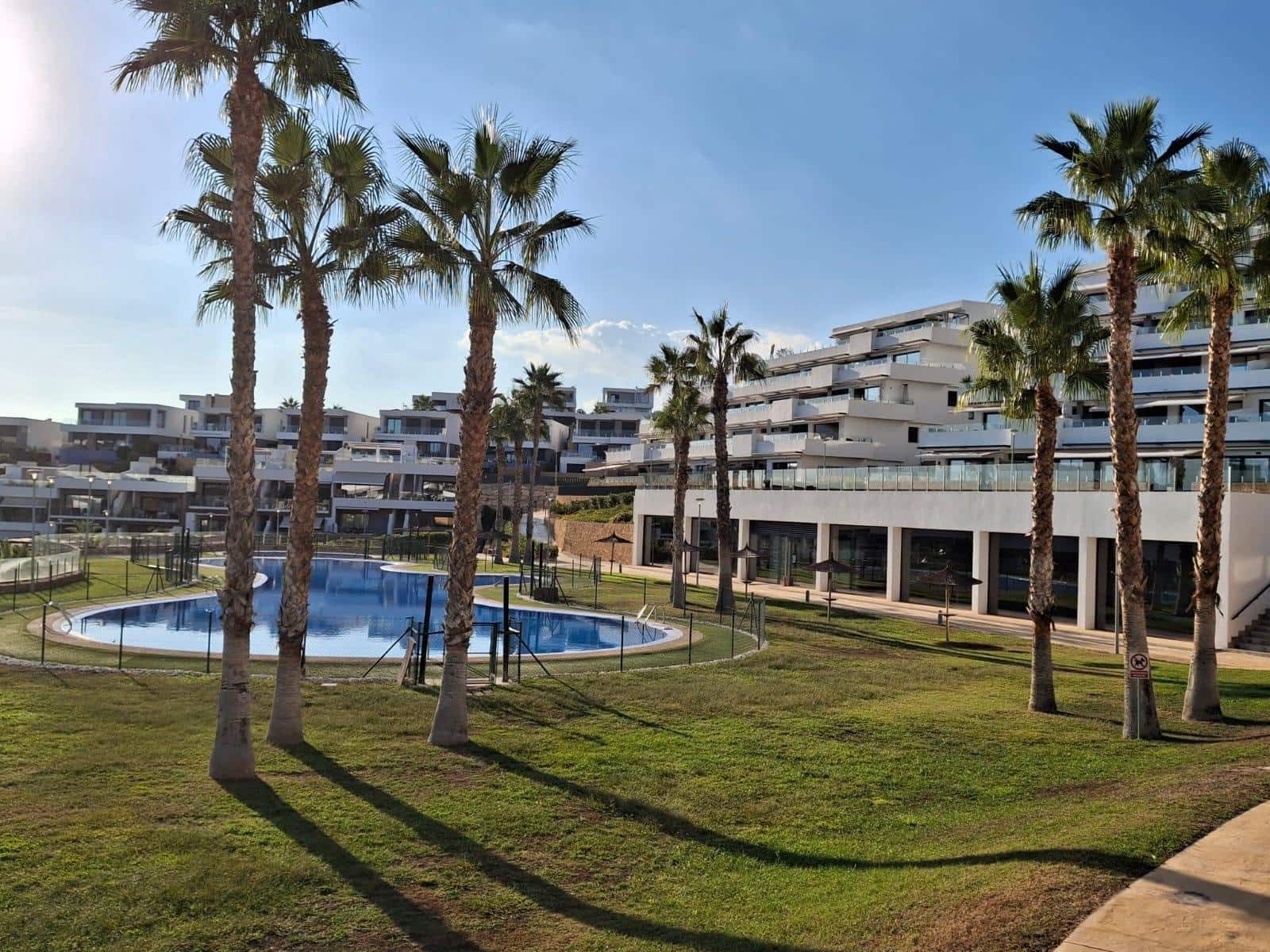 4 bedroom Apartment for sale in Finestrat with pool - € 490,000 (Ref: 10157974)
