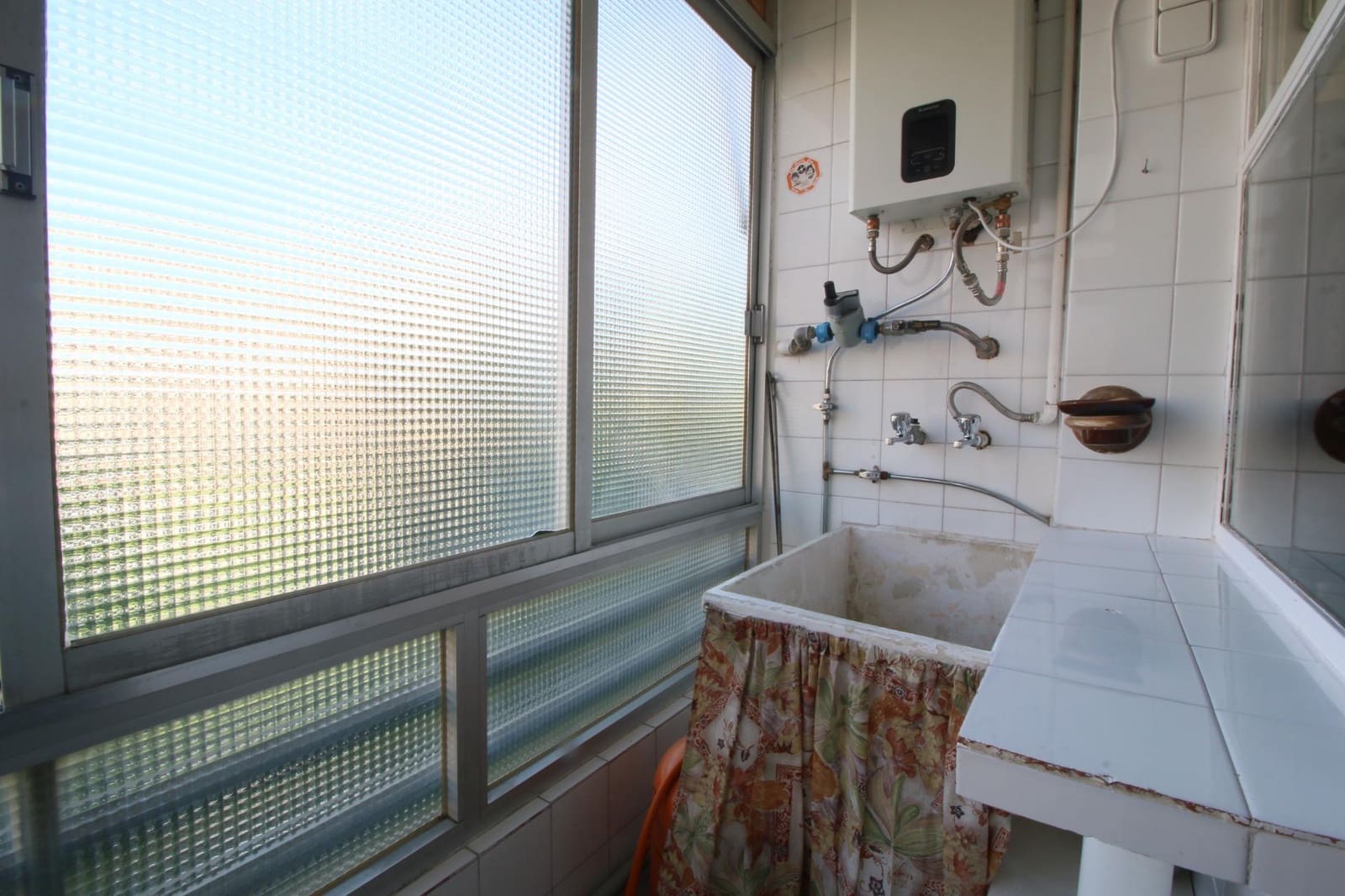 3 bedroom Flat for sale in Alicante / Alacant city with garage - € 120,000 (Ref: 10157975)