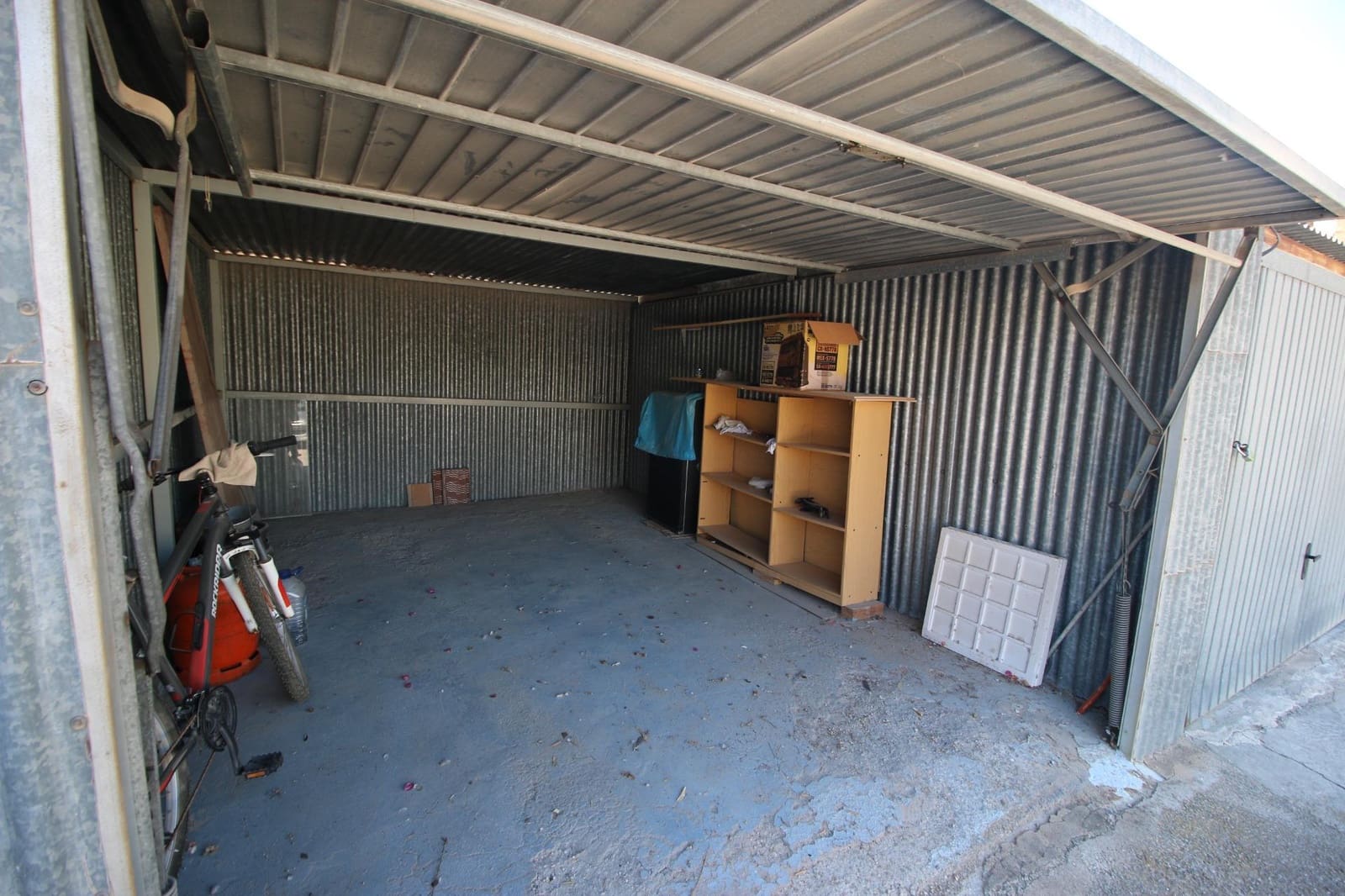 3 bedroom Flat for sale in Alicante / Alacant city with garage - € 120,000 (Ref: 10157975)