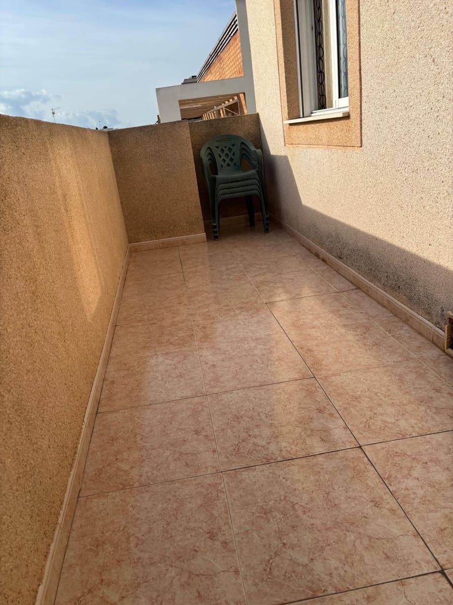 2 sypialnia Penthouse na sprzedaż w Torrevieja z basenem garażem - 137 900 € (Ref: 10159747)