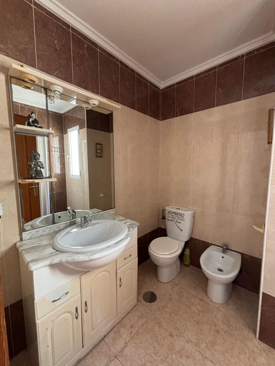 2 sypialnia Penthouse na sprzedaż w Torrevieja z basenem garażem - 137 900 € (Ref: 10159747)