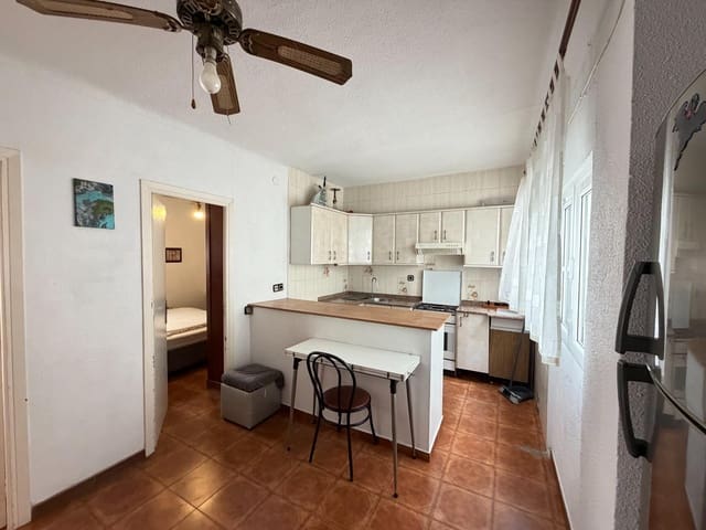 Apartamento de 3 habitaciones en Carolinas Altas, Alicante / Alacant ciudad en venta - 140.000 € (Ref: 10161537)
