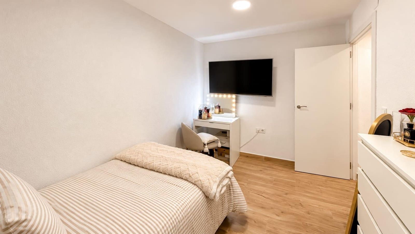 3 soveværelse Lejlighed til salg i Alicante by - € 120.000 (Ref: 10168475)