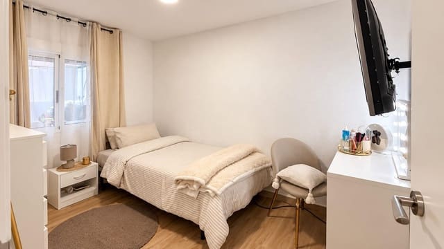 3 soveværelse Lejlighed til salg i Alicante by - € 120.000 (Ref: 10168475)