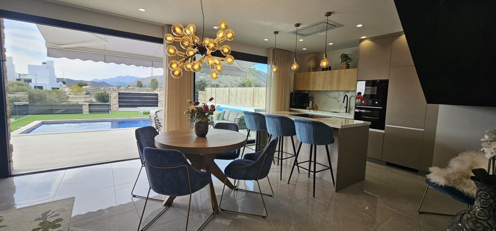 3 soveværelse Villa til leje i Finestrat - € 2.990 (Ref: 10168476)