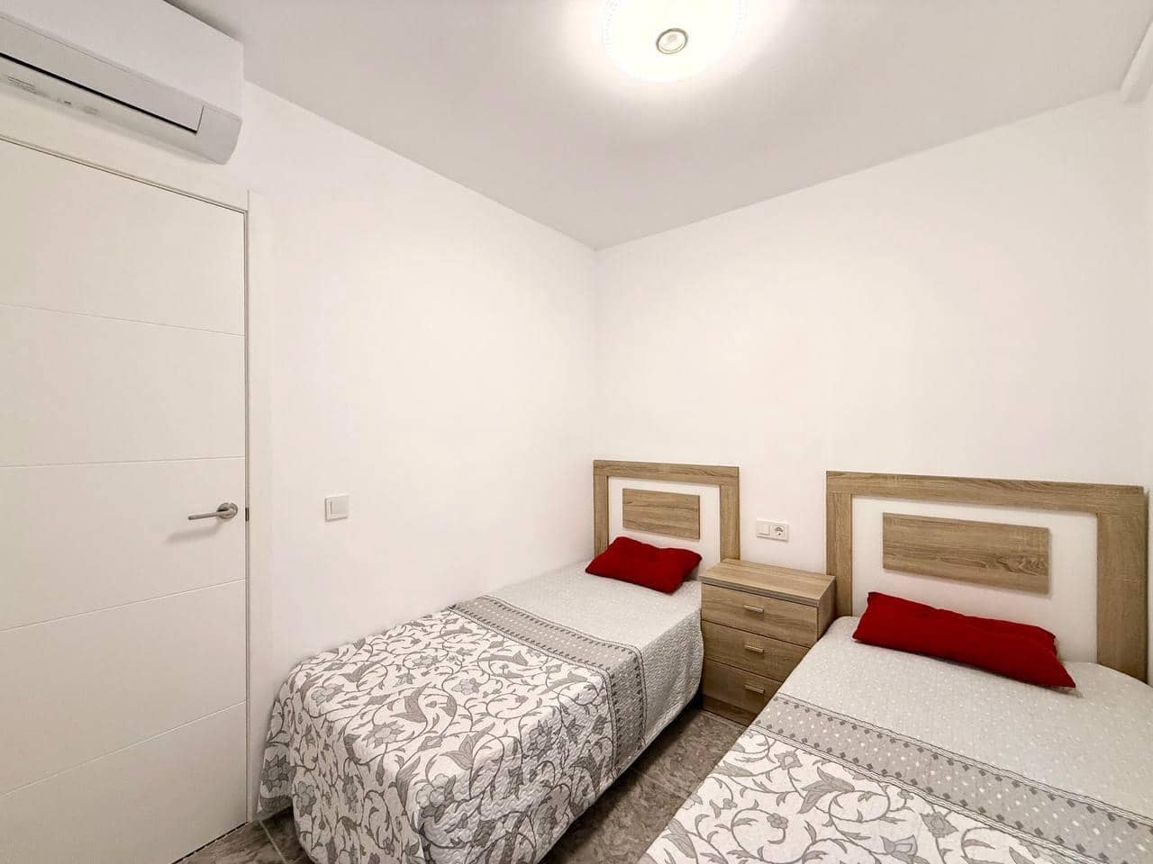 2 bedroom Apartment for sale in Torrevieja - € 249,000 (Ref: 10171732)