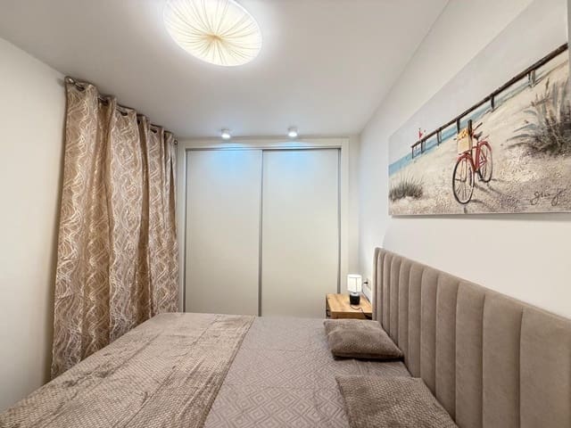 2 slaapkamer Appartement te koop in Centro, Torrevieja met zwembad - € 169.900 (Ref: 10171734)
