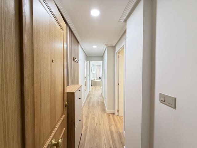2 slaapkamer Appartement te koop in Centro, Torrevieja met zwembad - € 169.900 (Ref: 10171734)
