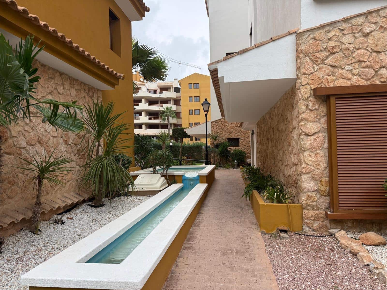 2 soveværelse Lejlighed til salg i Punta Prima med swimmingpool garage - € 279.900 (Ref: 10173990)