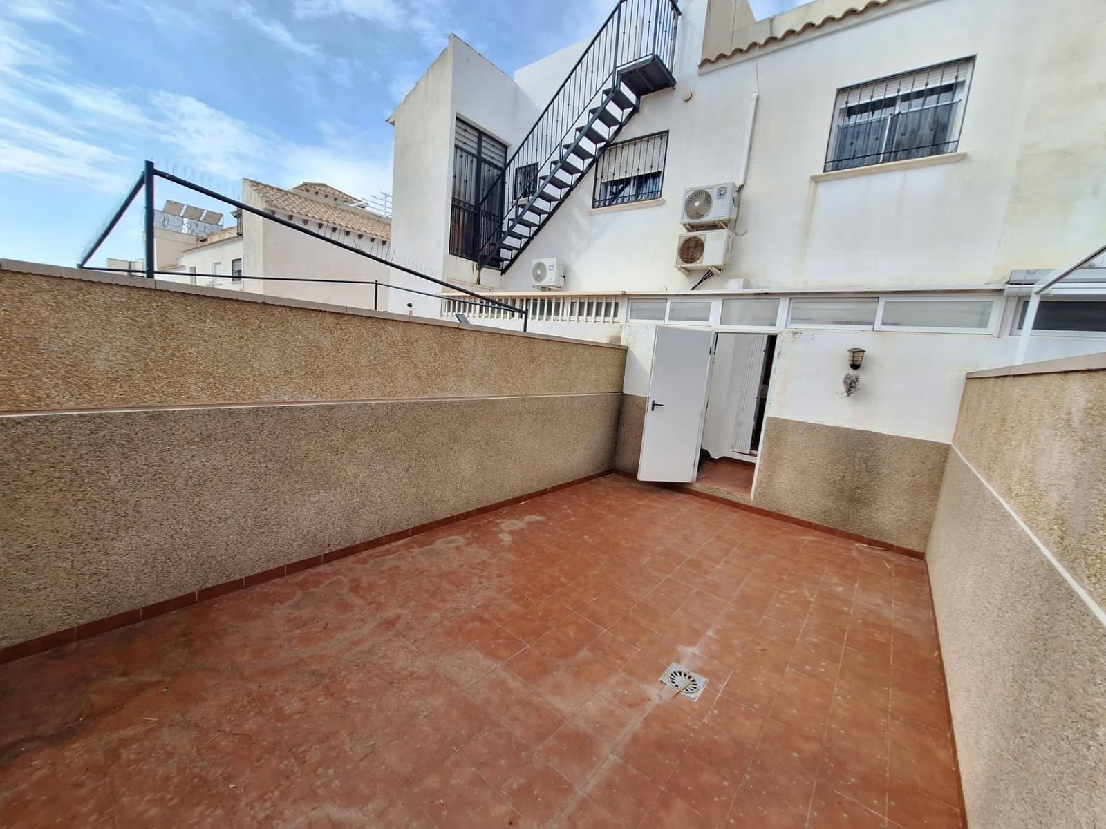 2 bedroom Terraced Villa for rent in Orihuela Costa with pool garage - € 1,100 (Ref: 10177191)