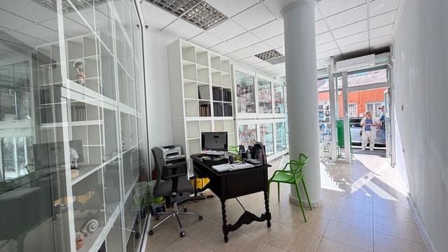 1 chambre Local Commercial à vendre à Torrevieja - 85 000 € (Ref: 10177194)